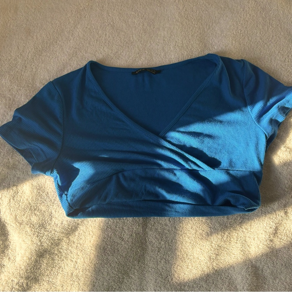 Super cropped top.